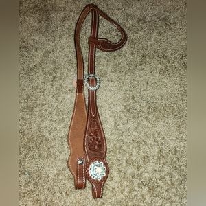New horse headstall bridle